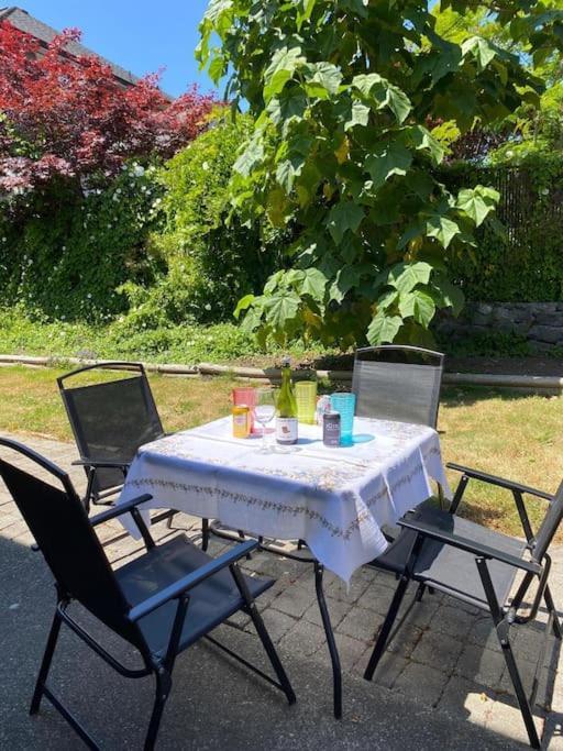 Esquimalt Lagoon Life Apartment Victoria